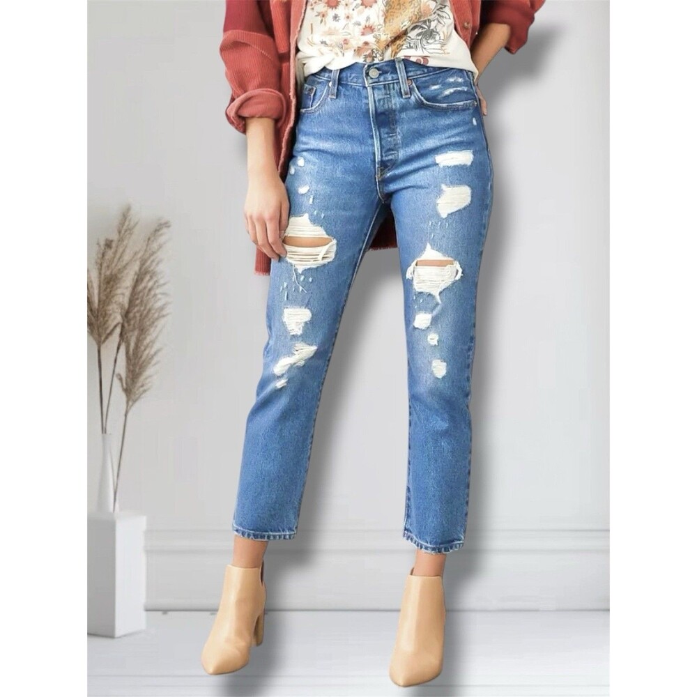 Levi’s 501 Women’s Size 27 High Rise Buttonfly  Distressed Jeans  Straight Leg